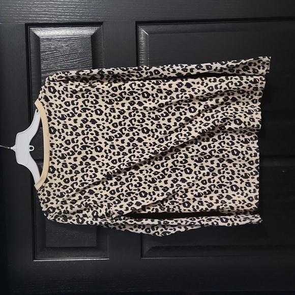 Women's shirt. size Medium. by Blooming Jelly. Leopard print. - Picture 3 of 3